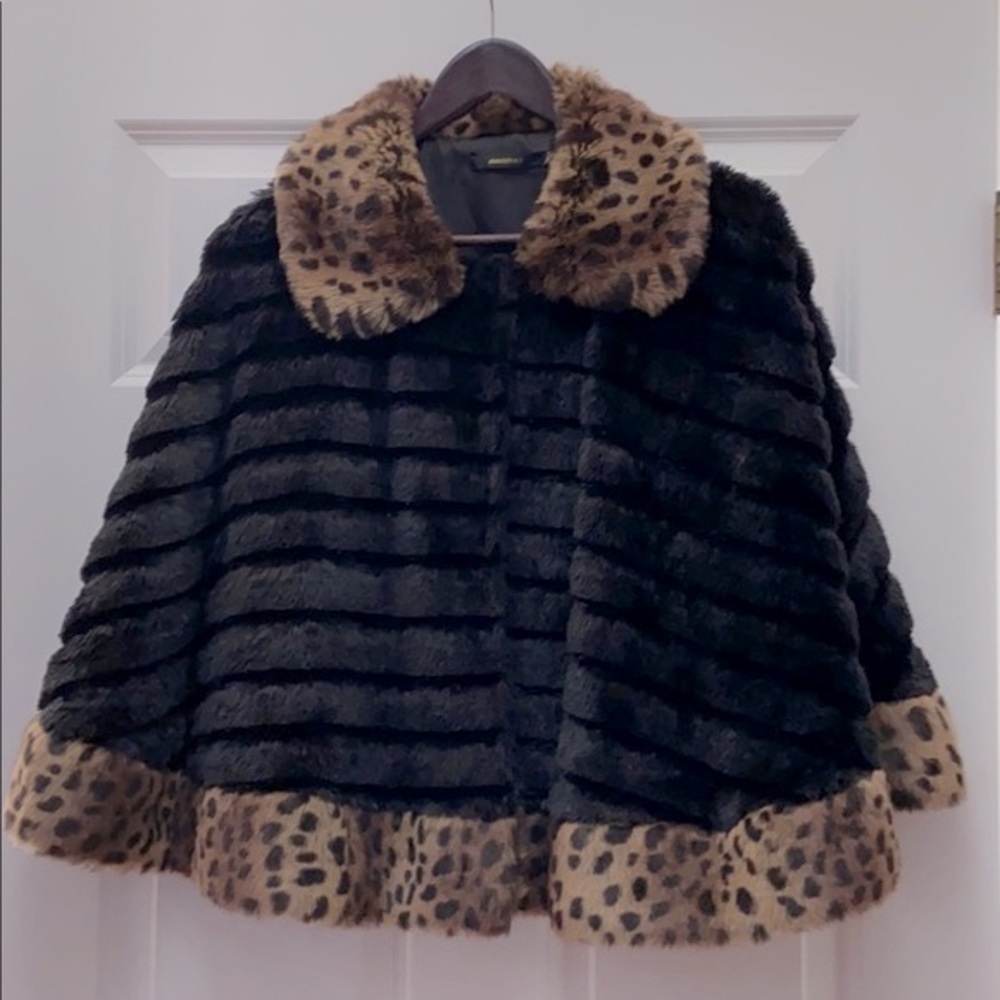 Radzoli faux fur cape